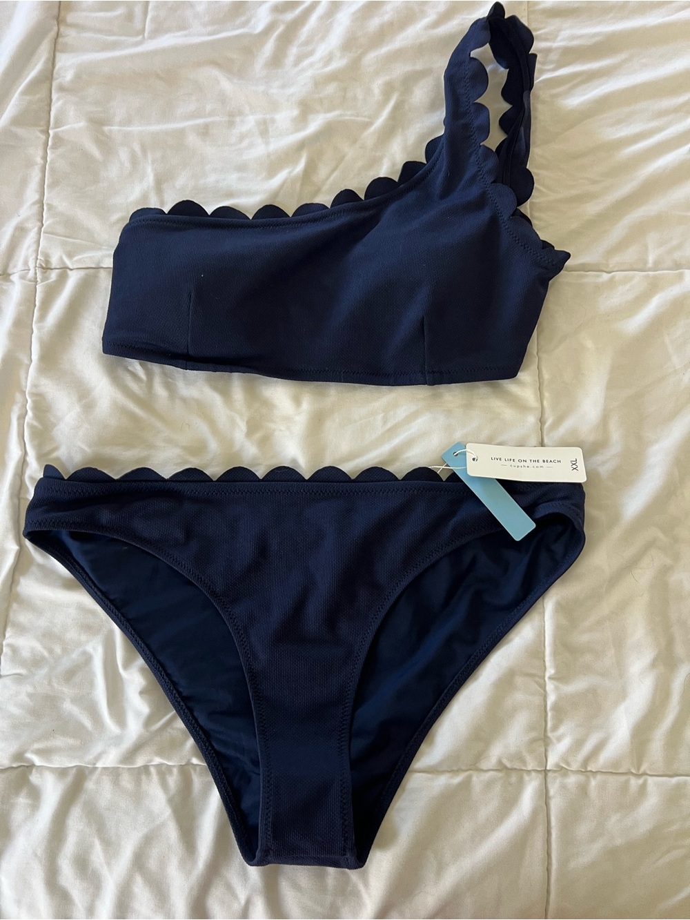 New Cupshe Navy Scalloped One-Shoulder Bikini